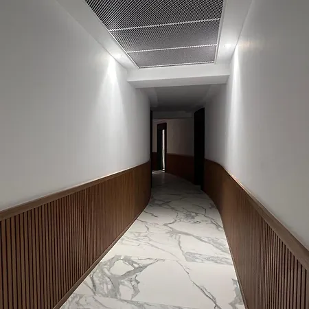 Luxury Prima Linie La Mare White Titanic Apartment Navodari