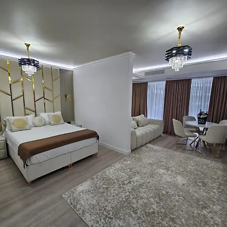 Luxury Prima Linie La Mare White Titanic Apartment